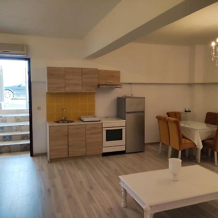 Superior Chic Family Apartment Kalampáka Luaran gambar