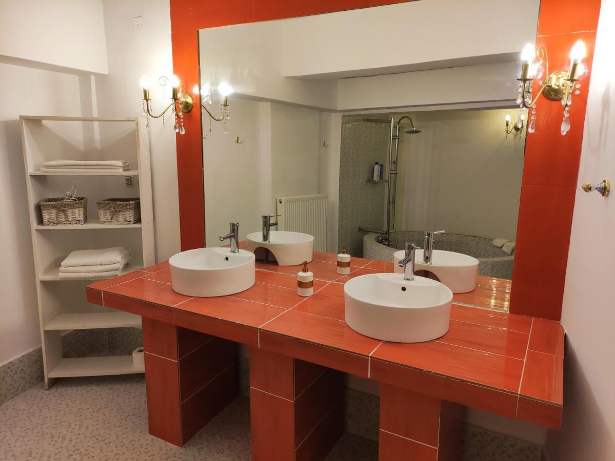 Superior Chic Family Apartment Kalampáka Luaran gambar